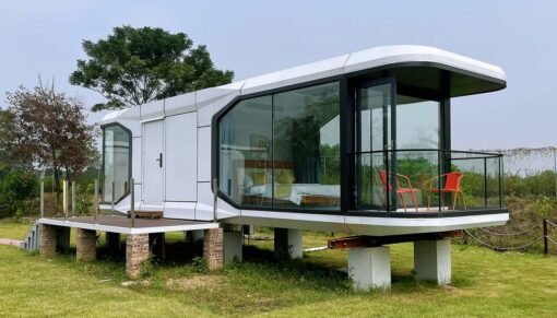 Casa Cápsula E7 con 2 camas, 1 baño y balcón - Imagen 2